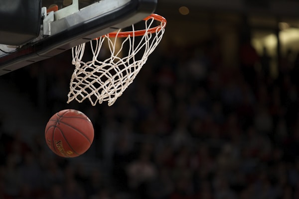 NBA季后赛深度战术分析与球队前景专题文章